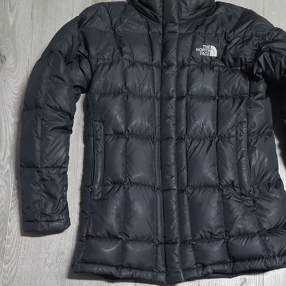 The North Face Women's Dark Puffer Jacket - Picture 3 of 16